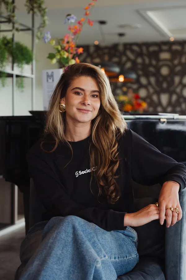 Lexi, Administratie