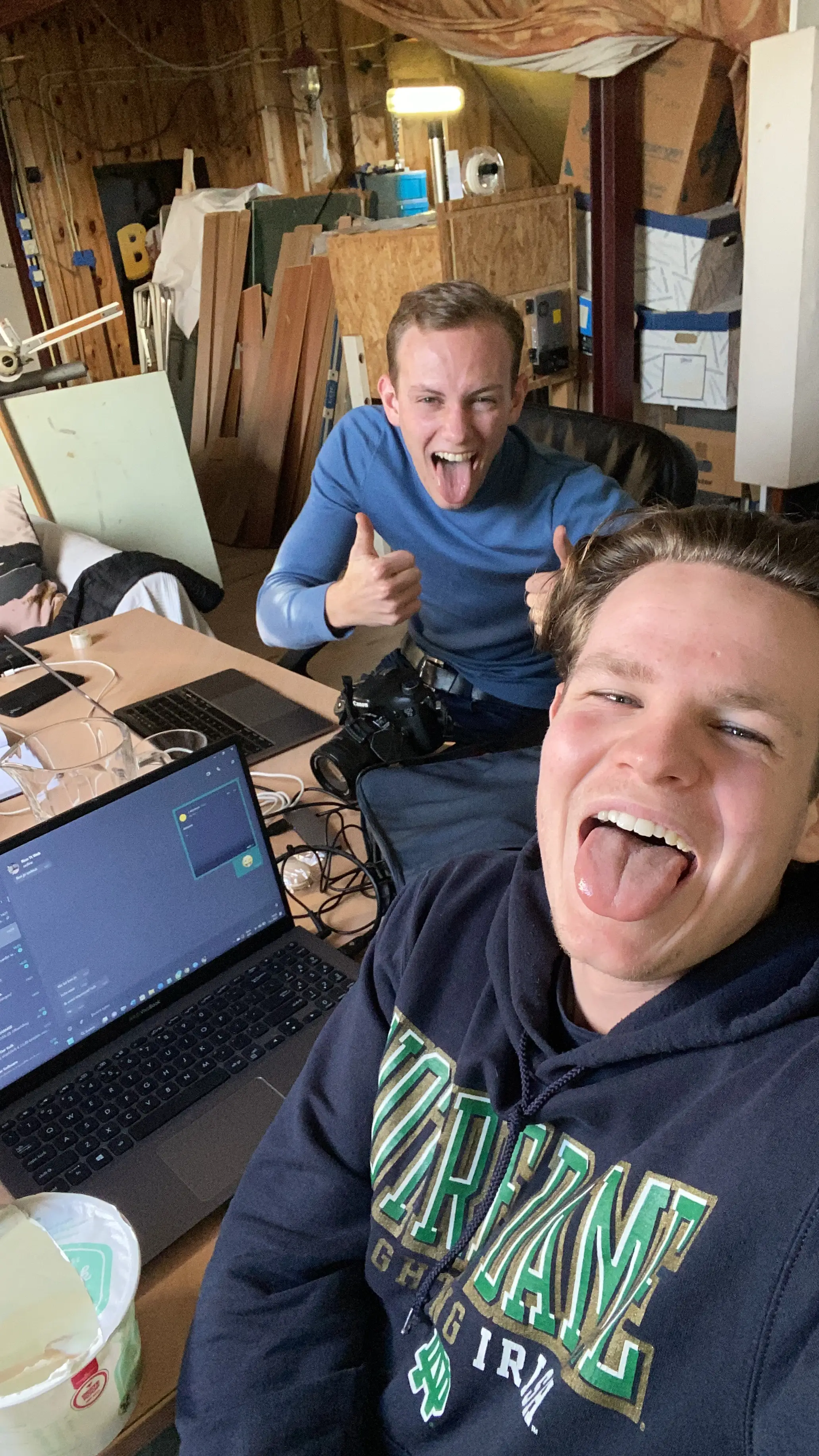 Wouter en Jilles op de zolder waar SocialClips begon, 2023